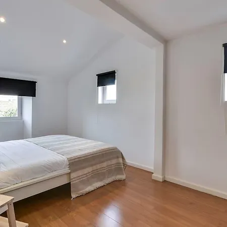 Apartman Modern With Terrace By The River