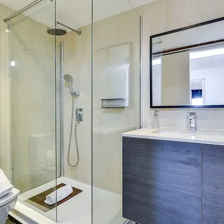 Modern With Terrace By The River Apartment Lisbon